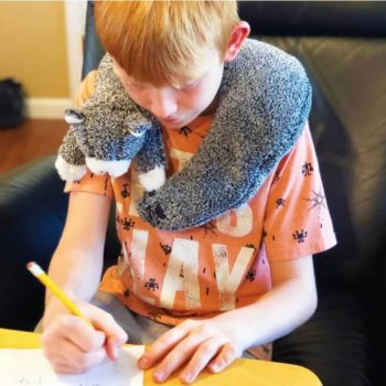 How to help autistic children-Neck wrap to calm the nerves of autistic kids